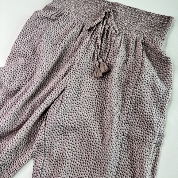 Aerie Women’s Gauze Light Weight Jogger - Picture 14 of 14